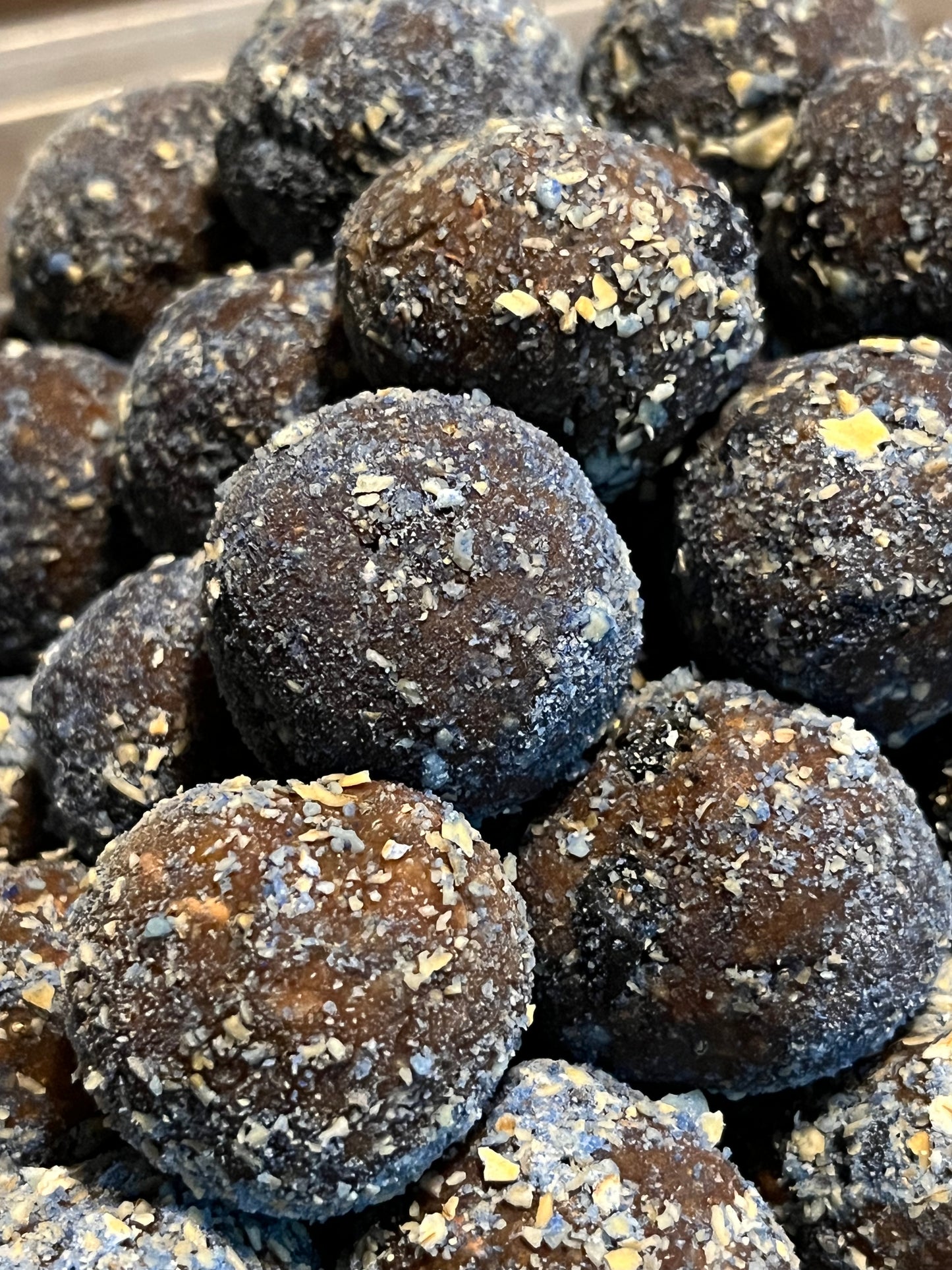 F01 EXTREME BERRY PROTEIN BALLS